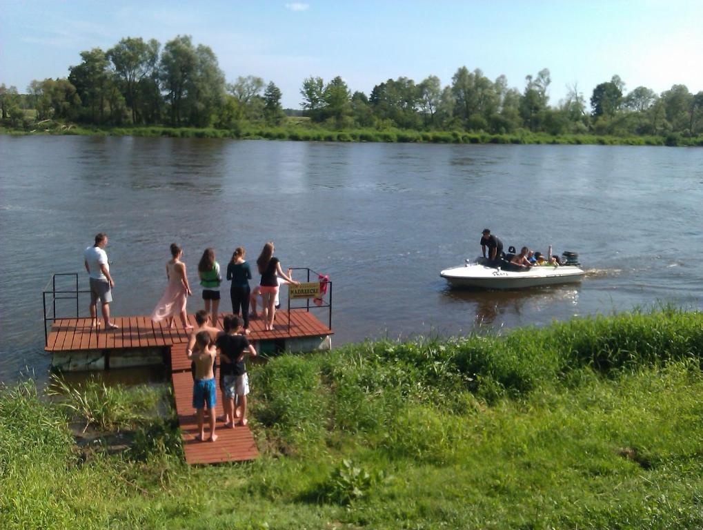 Dom Wczasowy Nadrzecze Bed and Breakfast Brok Exteriör bild